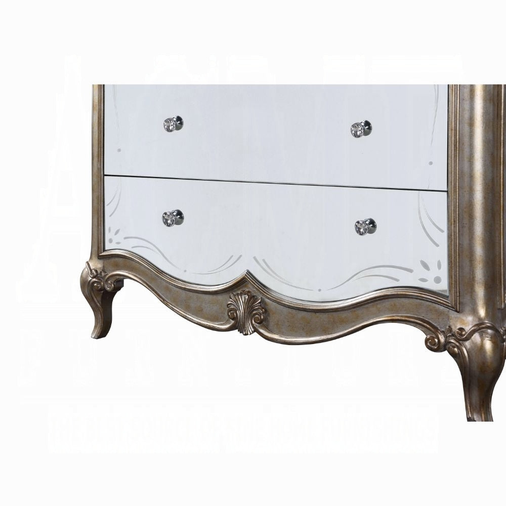 Esteban Chest