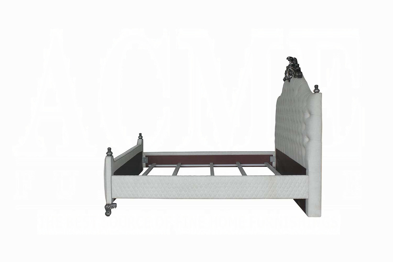House Delphine Queen Bed