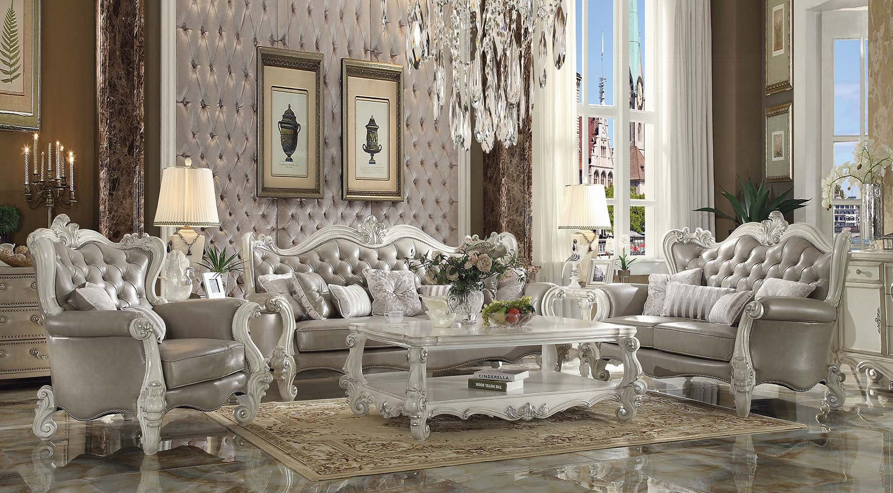 Versailles Loveseat W/4 Pillows