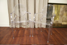 Load image into Gallery viewer, ARMED DINING CHAIR